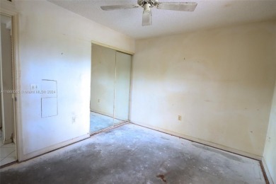 The Best in Sunrise Lakes, Phase IV. Needs a little TLC. 2/2 on Sunrise Lakes Phase IV Golf Course in Florida - for sale on GolfHomes.com, golf home, golf lot