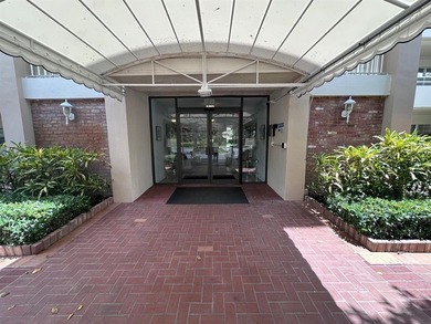 Enjoy breathtaking views of the golf course from your screened on Palm-Aire Country Club and Resort - The Oaks in Florida - for sale on GolfHomes.com, golf home, golf lot