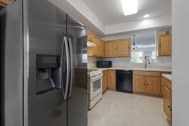 LOVELY JAMES MODEL * 2 BEDROOMS * 2 BATHROOMS * 1,389 SQ FT OF on Whisper Creek Golf Club in Illinois - for sale on GolfHomes.com, golf home, golf lot