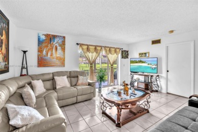 Welcome to this charming 2 bedroom, 2 bathroom ground-floor on Hollybrook Golf and Tennis Club  in Florida - for sale on GolfHomes.com, golf home, golf lot