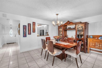 Welcome to this charming 2 bedroom, 2 bathroom ground-floor on Hollybrook Golf and Tennis Club  in Florida - for sale on GolfHomes.com, golf home, golf lot