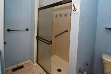 Spacious & Sun-Filled Townhome in Prime Location! Discover the on Desert Hawk At Pueblo West in Colorado - for sale on GolfHomes.com, golf home, golf lot