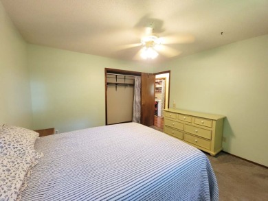 This well-kept ranch on Twin Lakes Golf Club in Arkansas - for sale on GolfHomes.com, golf home, golf lot