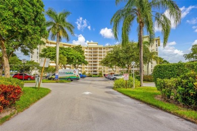 Beautiful condo in the exclusive Palm Aire Country Club. This on Palm-Aire Country Club and Resort - Palms in Florida - for sale on GolfHomes.com, golf home, golf lot