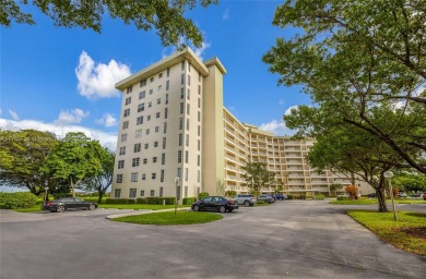 Beautiful condo in the exclusive Palm Aire Country Club. This on Palm-Aire Country Club and Resort - Palms in Florida - for sale on GolfHomes.com, golf home, golf lot