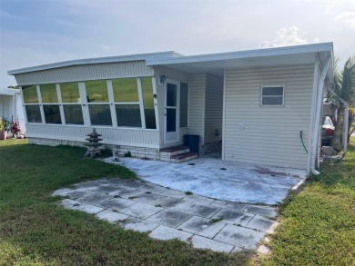 Palm Hill Country Club is a premier 55+ manufactured home on Palm Hill Golf Club in Florida - for sale on GolfHomes.com, golf home, golf lot