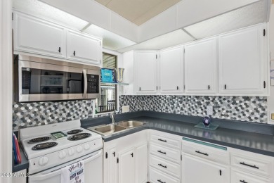 Immaculate 2 Bedrm 2 Bath Home. Kitchen, Family Rm & Dinning Rm on Viewpoint Golf Resort in Arizona - for sale on GolfHomes.com, golf home, golf lot