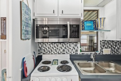 Immaculate 2 Bedrm 2 Bath Home. Kitchen, Family Rm & Dinning Rm on Viewpoint Golf Resort in Arizona - for sale on GolfHomes.com, golf home, golf lot