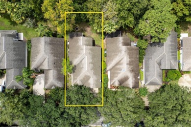 Under contract-accepting backup offers. NEW ROOF SCHEDULED at on Country Club of Mount Dora in Florida - for sale on GolfHomes.com, golf home, golf lot