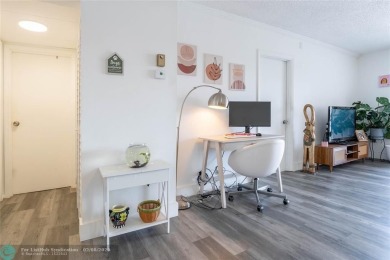 Discover the perfect blend of comfort and convenience in this on Oriole Golf and Tennis Club in Florida - for sale on GolfHomes.com, golf home, golf lot