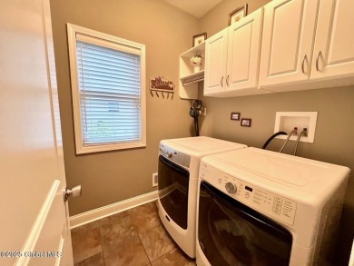 Welcome home to this move in ready 3 bedroom 2.5 baths townhouse on Town Of Colonie Golf Course in New York - for sale on GolfHomes.com, golf home, golf lot