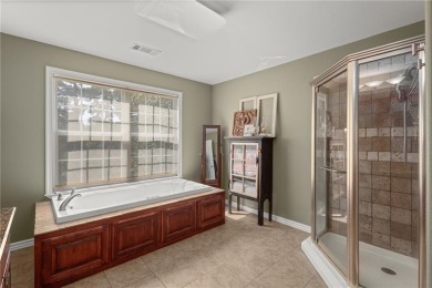 Beautiful Home in Bella Vista! Covered front porch and on Bella Vista - Metfield Golf Complex and Country Club in Arkansas - for sale on GolfHomes.com, golf home, golf lot