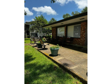 This 3 bedroom 2 bath brick home is located within walking on Lake Bruin Golf and Country Club in Louisiana - for sale on GolfHomes.com, golf home, golf lot