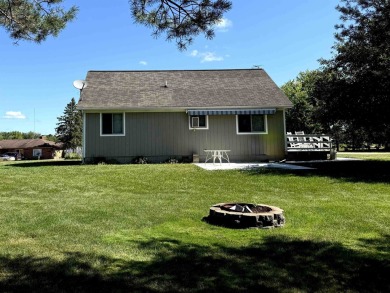 Welcome to your up north getaway! This charming 2-bedroom on Lakeside Golf Course in Michigan - for sale on GolfHomes.com, golf home, golf lot