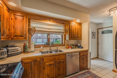 Immaculately maintained townhouse available on 10/1/25, offers a on Rolling Hills Country Club At the Antlers in New York - for sale on GolfHomes.com, golf home, golf lot