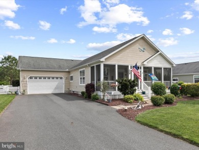 Welcome to your move-in ready retreat in the amenity-rich on The Peninsula Golf and Country Club in Delaware - for sale on GolfHomes.com, golf home, golf lot
