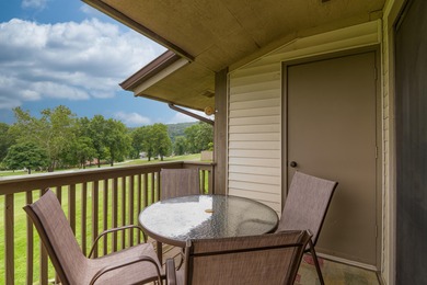 Beautiful, 1-bedroom/1-bath condo overlooking the 18th fairway on Pointe Royale Village Country Club in Missouri - for sale on GolfHomes.com, golf home, golf lot