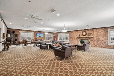 This beautifully maintained 2-bedroom, 2-bath condo in the on Oak Hills Country Club in Illinois - for sale on GolfHomes.com, golf home, golf lot