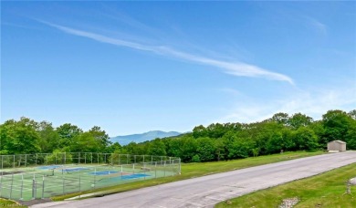 Looking to spend time in a cool climate? Summer temps on Beech on Beech Mountain Club in North Carolina - for sale on GolfHomes.com, golf home, golf lot
