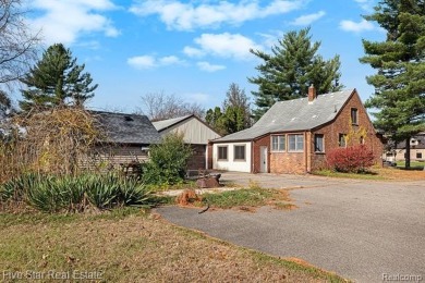 *Final offers due by 11/18 @ 10:00am* This 4-bedroom, 1-bathroom on Cherry Creek Golf Club in Michigan - for sale on GolfHomes.com, golf home, golf lot