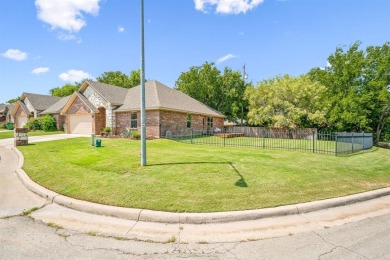 Move-in ready home with great location! This corner lot property on Legends Country Club in Texas - for sale on GolfHomes.com, golf home, golf lot