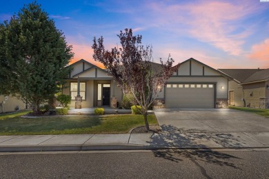 Welcome home! This beautiful 3 bedroom, 2 bathroom rambler is on Horn Rapids Golf Club in Washington - for sale on GolfHomes.com, golf home, golf lot
