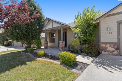 Welcome home! This beautiful 3 bedroom, 2 bathroom rambler is on Horn Rapids Golf Club in Washington - for sale on GolfHomes.com, golf home, golf lot