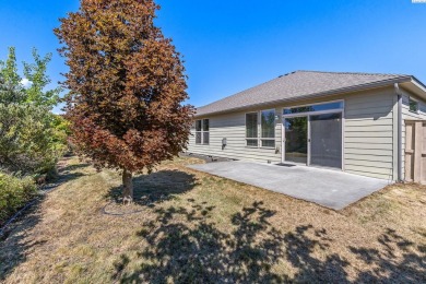 Welcome home! This beautiful 3 bedroom, 2 bathroom rambler is on Horn Rapids Golf Club in Washington - for sale on GolfHomes.com, golf home, golf lot
