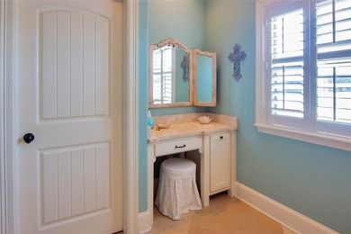 This stunning 4-bedroom, custom built 3408 sq ft lake front home on Hide-A-Way Lake Golf Course in Texas - for sale on GolfHomes.com, golf home, golf lot