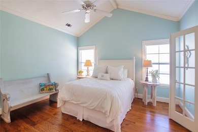 This stunning 4-bedroom, custom built 3408 sq ft lake front home on Hide-A-Way Lake Golf Course in Texas - for sale on GolfHomes.com, golf home, golf lot