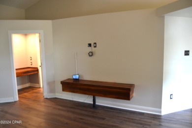 CURRENTLY UNDER CONTRACT, SELLER WILL CONSIDER BACKUP OFFERS on Holiday Golf Club in Florida - for sale on GolfHomes.com, golf home, golf lot