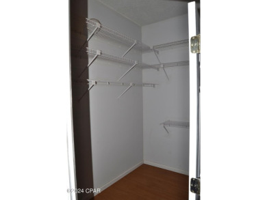 CURRENTLY UNDER CONTRACT, SELLER WILL CONSIDER BACKUP OFFERS on Holiday Golf Club in Florida - for sale on GolfHomes.com, golf home, golf lot