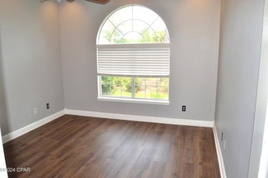 CURRENTLY UNDER CONTRACT, SELLER WILL CONSIDER BACKUP OFFERS on Holiday Golf Club in Florida - for sale on GolfHomes.com, golf home, golf lot