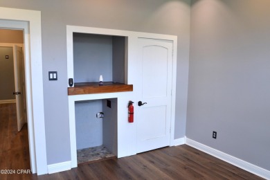 CURRENTLY UNDER CONTRACT, SELLER WILL CONSIDER BACKUP OFFERS on Holiday Golf Club in Florida - for sale on GolfHomes.com, golf home, golf lot