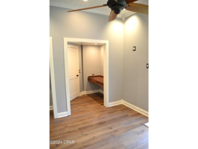 CURRENTLY UNDER CONTRACT, SELLER WILL CONSIDER BACKUP OFFERS on Holiday Golf Club in Florida - for sale on GolfHomes.com, golf home, golf lot
