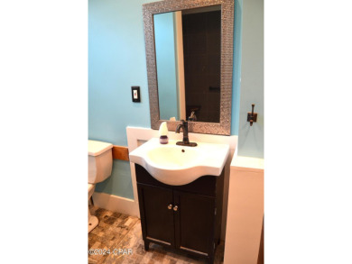 CURRENTLY UNDER CONTRACT, SELLER WILL CONSIDER BACKUP OFFERS on Holiday Golf Club in Florida - for sale on GolfHomes.com, golf home, golf lot
