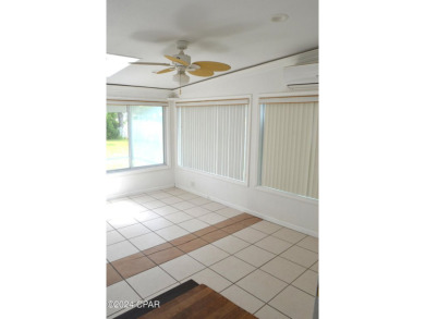 CURRENTLY UNDER CONTRACT, SELLER WILL CONSIDER BACKUP OFFERS on Holiday Golf Club in Florida - for sale on GolfHomes.com, golf home, golf lot