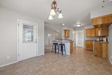 MLS# 285939 Welcome to this charming 3-bedroom, 2-bath home on Horn Rapids Golf Club in Washington - for sale on GolfHomes.com, golf home, golf lot