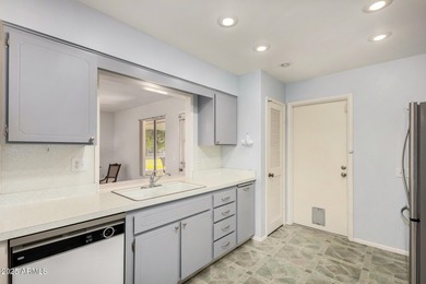 Charming 2-bedroom Gemini home in the vibrant 55+ community of on Sun City Lakes West and East in Arizona - for sale on GolfHomes.com, golf home, golf lot