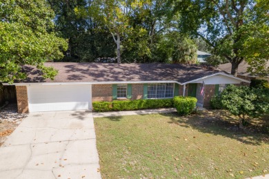 Charming home in Kenwood subdivision!
Welcome to this on Fort Walton Beach Golf Course in Florida - for sale on GolfHomes.com, golf home, golf lot