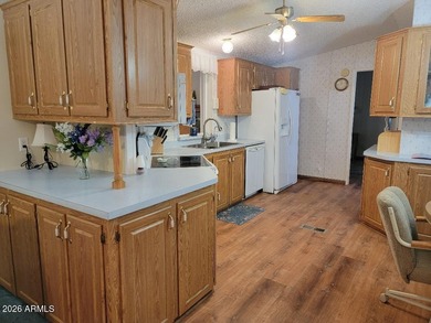 This is a wonderfully furnished 3 bedroom 3 bath home. Great on 3 Parks Fairways in Arizona - for sale on GolfHomes.com, golf home, golf lot