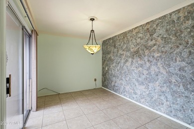 Welcome home to easy, active living in Sun City, Arizona! This on Sun City-Willow Creek / Willow Brook  in Arizona - for sale on GolfHomes.com, golf home, golf lot