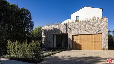 Contemporary architecture meets minimalist organic finishes in on Lakeside Golf Club in California - for sale on GolfHomes.com, golf home, golf lot