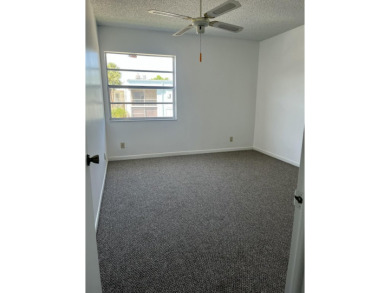 OWNER SAYS SELL. Will consider all offers. Freshly painted on Kings Point Golf -Flanders Way in Florida - for sale on GolfHomes.com, golf home, golf lot