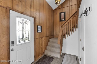 Beautiful contemporary mountain home offering 3 bedrooms, 2 full on Split Rock Resort and Country Club in Pennsylvania - for sale on GolfHomes.com, golf home, golf lot