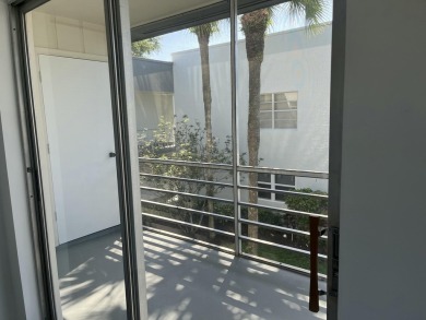 OWNER SAYS SELL. Will consider all offers. Freshly painted on Kings Point Golf -Flanders Way in Florida - for sale on GolfHomes.com, golf home, golf lot