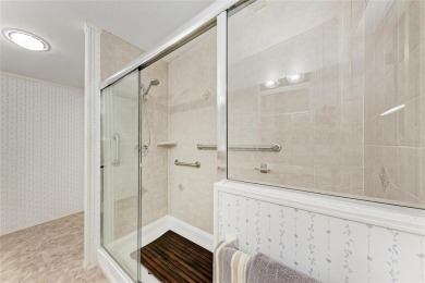 Welcome to this 3-bedroom, 2-bath fully furnished turnkey mobile on Kings Gate Golf Club in Florida - for sale on GolfHomes.com, golf home, golf lot