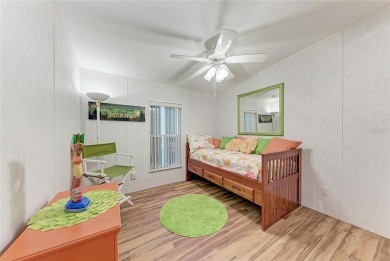 Welcome to this 3-bedroom, 2-bath fully furnished turnkey mobile on Kings Gate Golf Club in Florida - for sale on GolfHomes.com, golf home, golf lot