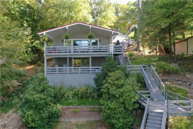 Welcome to 86 Cheyenne Trail at Lake Mohawk. Waterfront home on Lake Mohawk Golf Club in Ohio - for sale on GolfHomes.com, golf home, golf lot