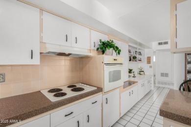 Welcome to this lovely 2-bedroom, 2-bath detached home with a on Sun City North Golf Course in Arizona - for sale on GolfHomes.com, golf home, golf lot